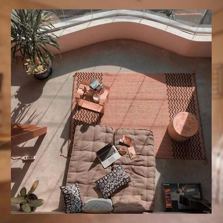 Sante Commune Hostel ジョグジャカルタ エクステリア 写真