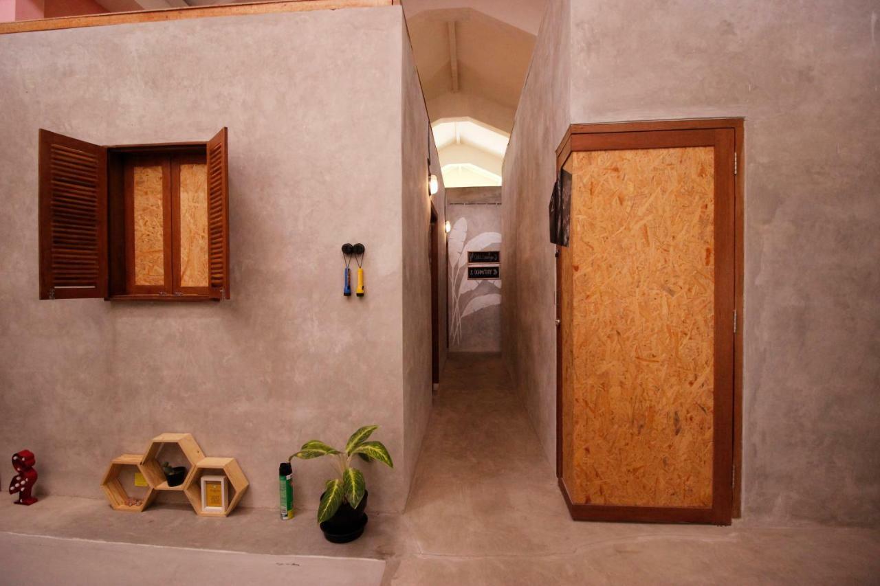 Sante Commune Hostel ジョグジャカルタ エクステリア 写真